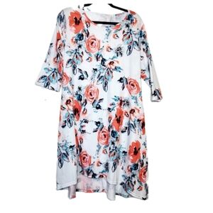 XL NWOT Floral 3/4 sleeve dress with POCKETS!